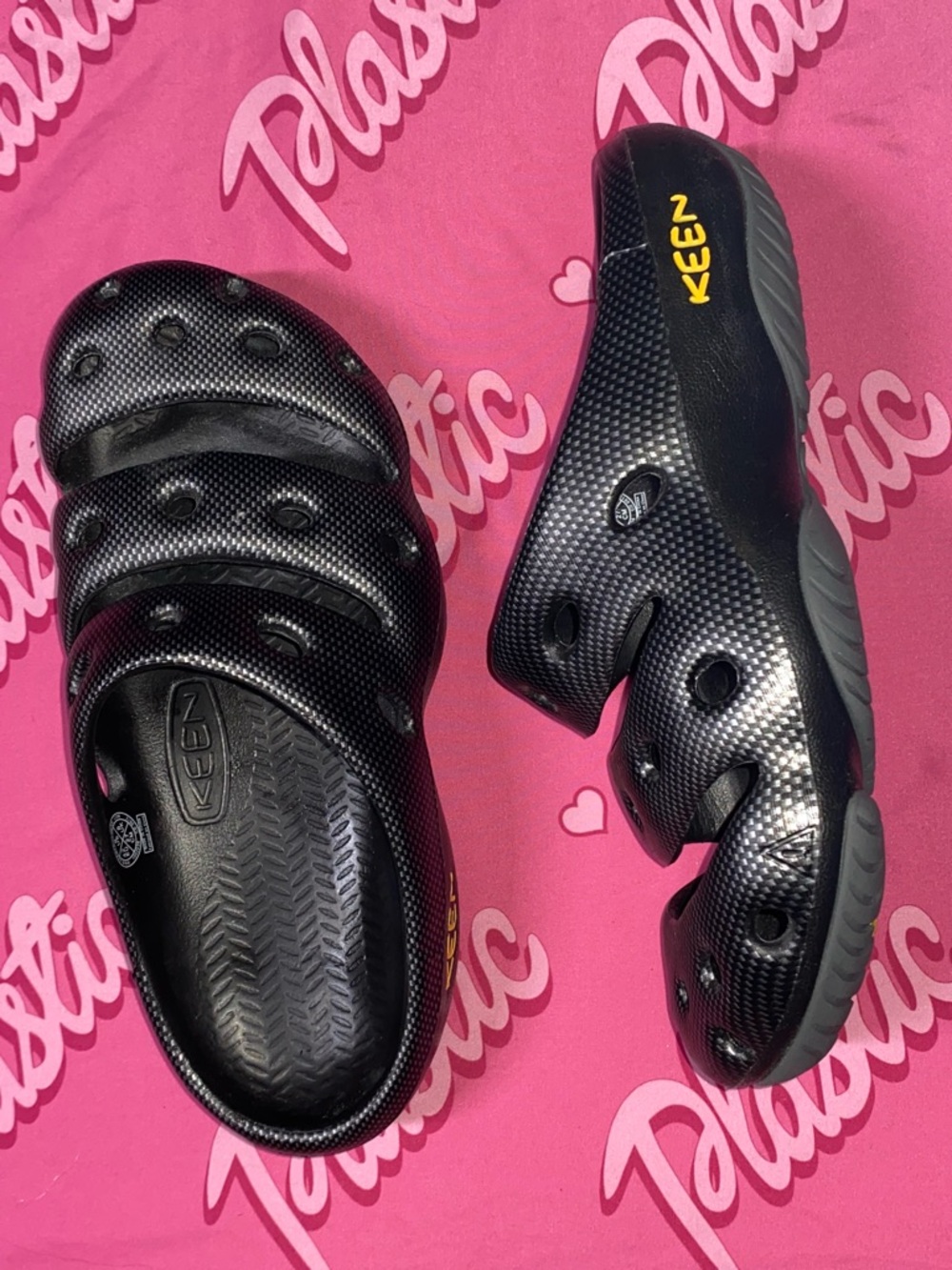 KEEN Men's Yogui Arts Slip On Clog Graphite Black Lightweight Water Sandal Shoe